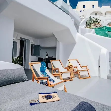 Virginia's Cave * Oia (Santorini)