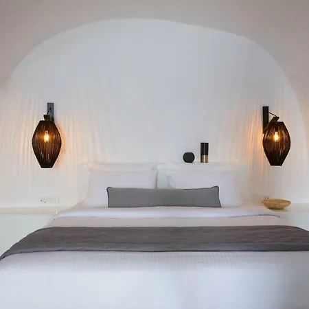 Virginia's Cave Oia (Santorini)