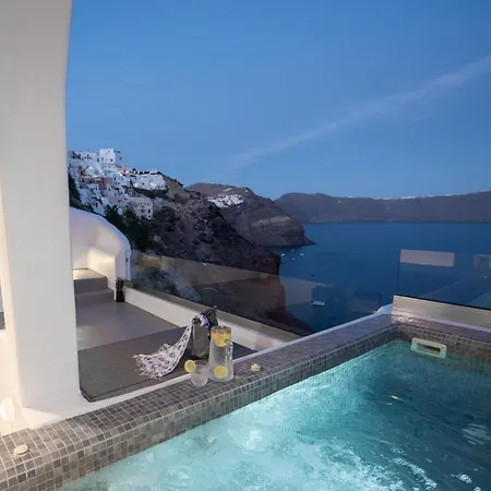Virginia's Cave Villa Oia (Santorini)