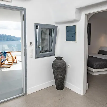 Virginia's Cave Villa Oia (Santorini)