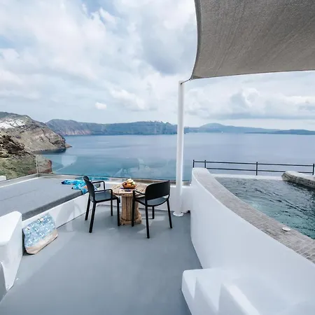 Villa Virginia's Cave Oia (Santorini)
