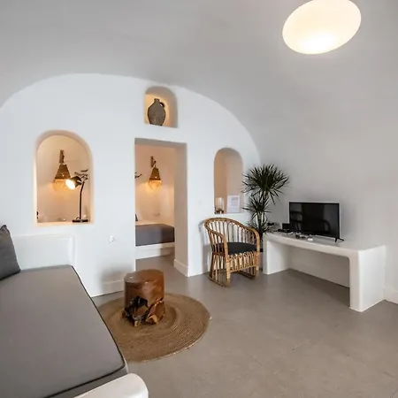 Virginia's Cave Villa