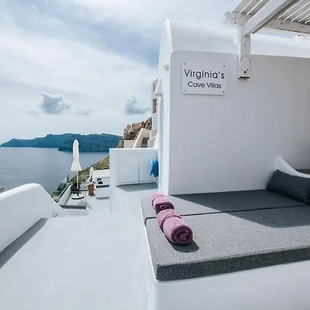 Virginia's Cave * Oia (Santorini)