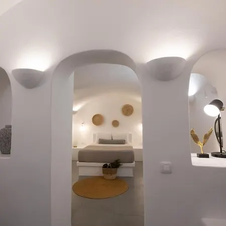Virginia's Cave Oia (Santorini)