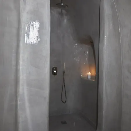 Virginia's Cave * אויה