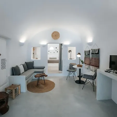 Virginia's Cave * אויה