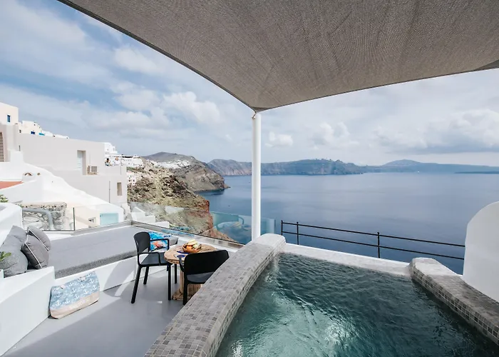 Virginia's Cave * Oia