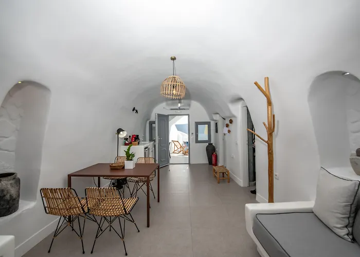 Virginia's Cave Villa