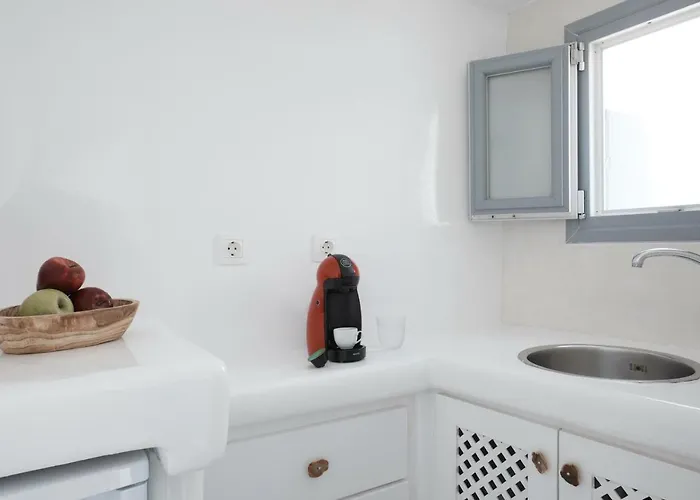 Virginia's Cave * Oia