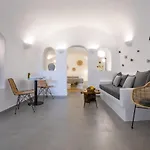 Virginia's Cave * Ия