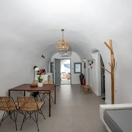Virginia's Cave Villa