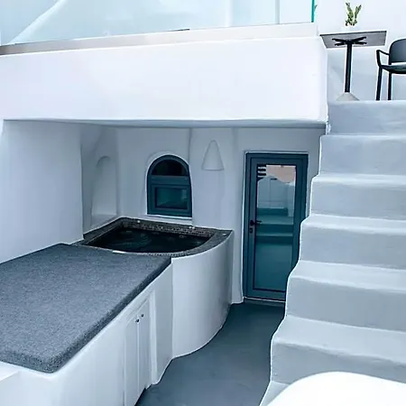 Virginia's Cave Villa *