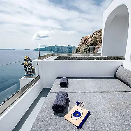 Virginia's Cave Oia