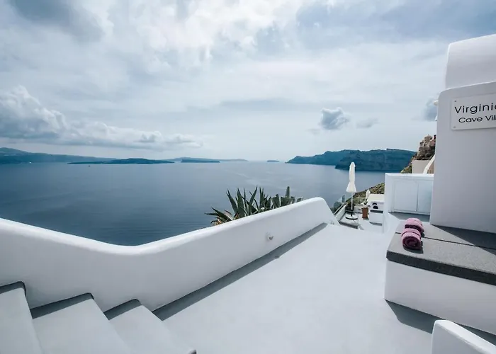 Virginia's Cave Villa Oia