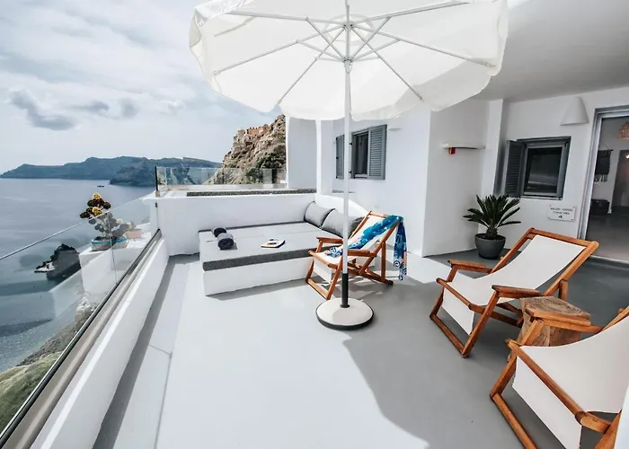 Virginia's Cave Villa Oia (Santorini)