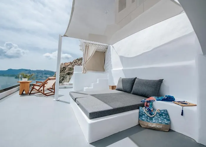 Virginia's Cave * Oia