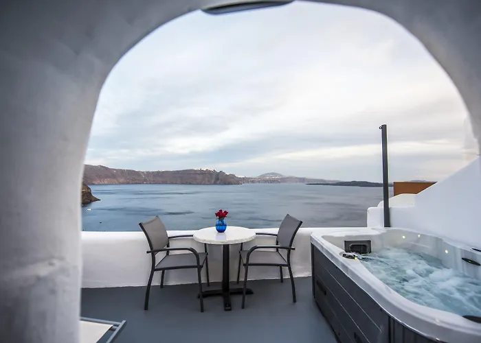 Virginia's Cave * Oia (Santorini)