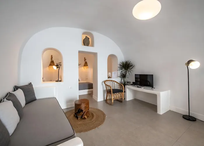 Virginia's Cave Villa Oia (Santorini)