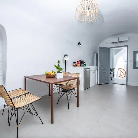 Virginia's Cave Villa Oia