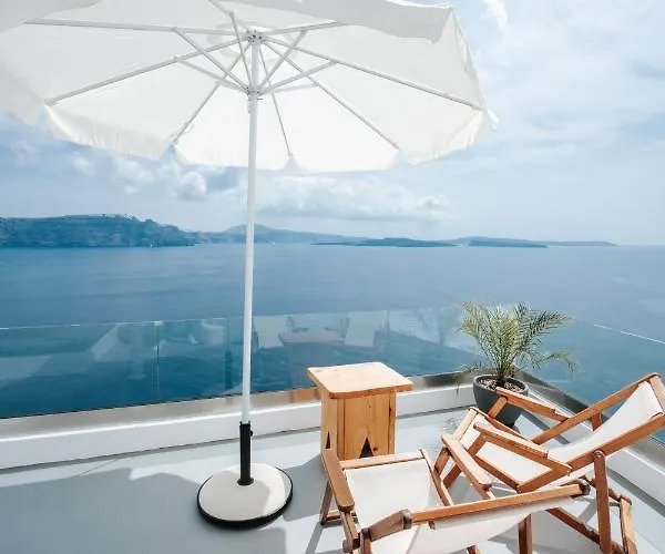 Virginia's Cave * Oia