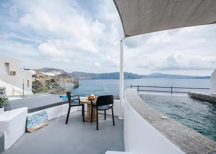 Virginia's Cave Villa