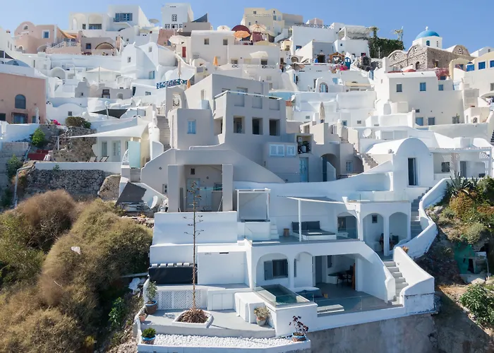 Virginia's Cave Villa Oia