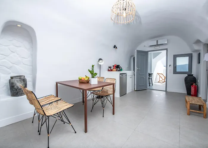 Virginia's Cave Villa Oia