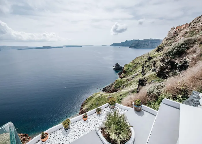 Villa Virginia's Cave Oia